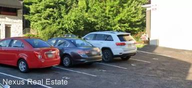 Main picture of 239 W Sycamore St