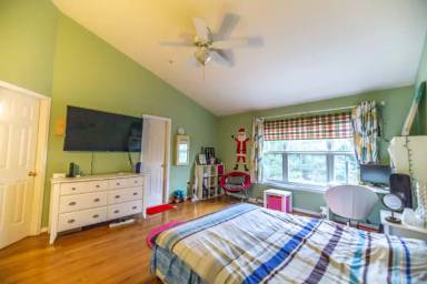 Main picture of 113 Longpoint Way