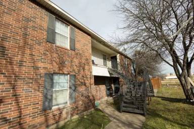 Main picture of 300 S Magnolia St