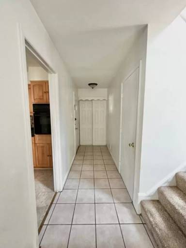 Main picture of 912 Hoyt St
