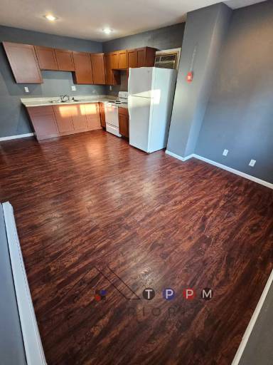 Main picture of 258 Broadway St
