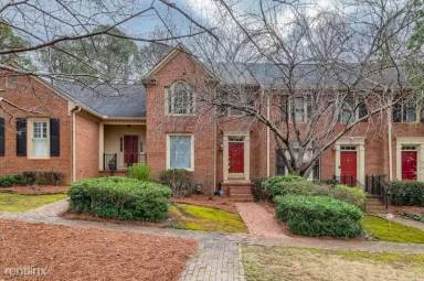 Main picture of 107 Weatherburne Dr