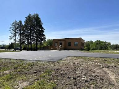 Main picture of 4244 E Bristol Rd