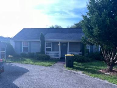 Main picture of 241 Rock Crest Ter