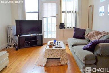 Main picture of 7 Carol Ave