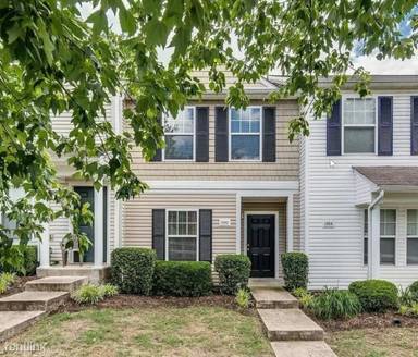 Main picture of 1002 Halifax Ln