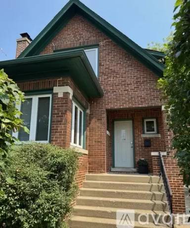 Main picture of 1839 Darrow Ave