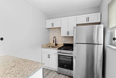 Main picture of 2705 Willard Ave
