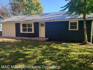Main picture of 372 S Cedar Ave