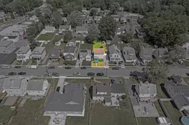 Main picture of 184 Elmhurst Ave