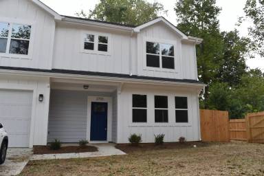 Main picture of 2703 Wells St