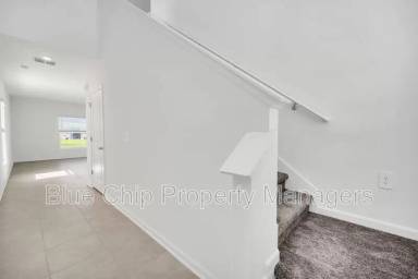 Main picture of 2209 Aquifer Ln