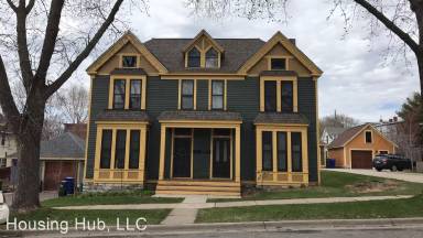 Main picture of 687 4th St E