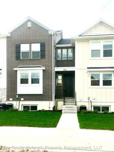 Main picture of Lakefront at Vineyard Town Center