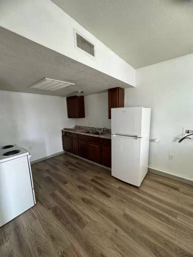 Main picture of 314 E Saint Anne Pl