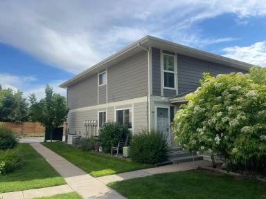 Main picture of 1225 S Oneida St
