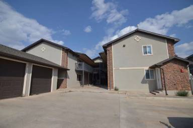 Main picture of 1709 Glacier St