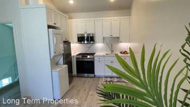 Main picture of 2042 Rue de la Montagne