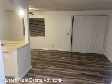 Main picture of 1320 Peckham St