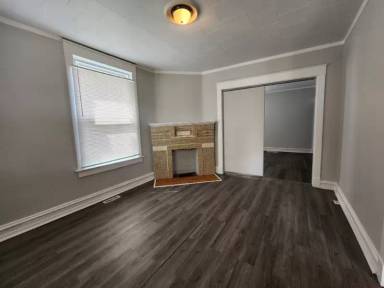 Main picture of 1105 E 5th St