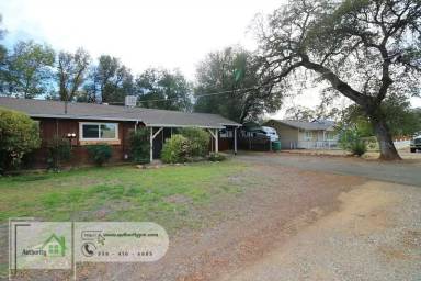 Main picture of 2nd St