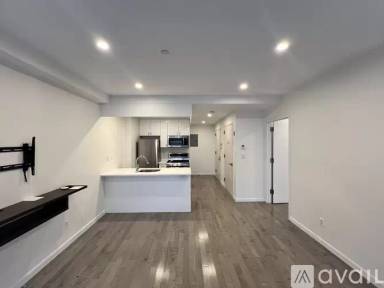 Main picture of 1128 31st Dr