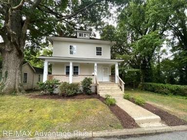 Main picture of 817 Buffalo St