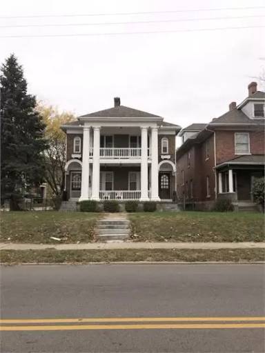 Main picture of 607 Forest Ave