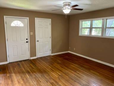 Main picture of 715 Sims Ave