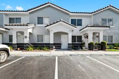 Main picture of 7961 SW 152nd Ave