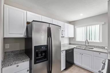 Main picture of 16225 N 30th St