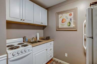 Main picture of 3921 Devon Rd