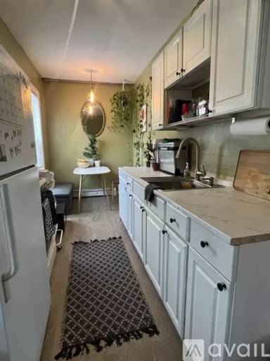 Main picture of 17 E Main St