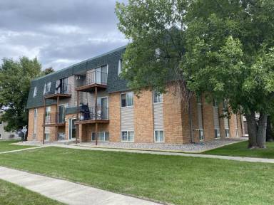 Main picture of 525 5th St E