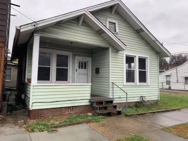 Main picture of 739 Indiana Ave