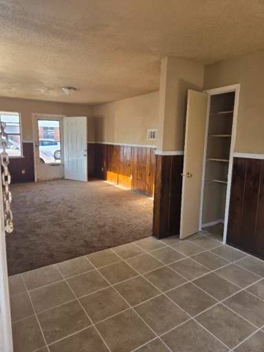Main picture of 5811 Wipprecht St