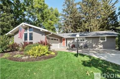 Main picture of 2812 Evergreen Dr