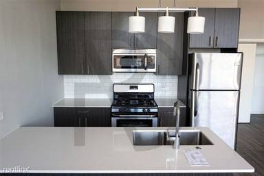 Main picture of 1545 W North Ave