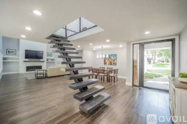 Main picture of 1804 Foxwood Ct