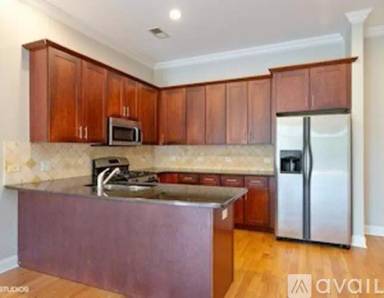 Main picture of 4651 N Greenview