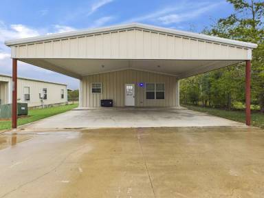 Main picture of 5822 Leonard Rd