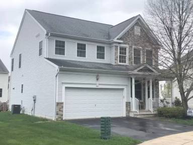 Main picture of 5 Crown Point Ct