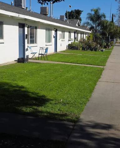 Main picture of 03 - 19 E San Joaquin St