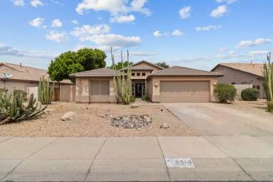 Main picture of 8368 W Paradise Dr