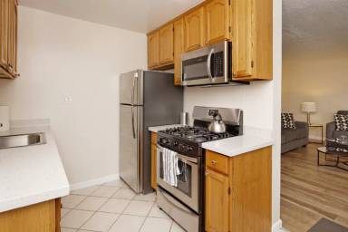 Main picture of 415 Adams St