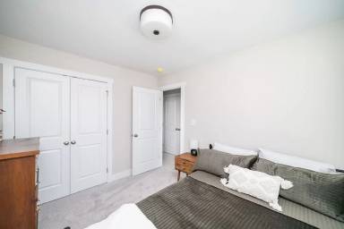 Main picture of 12 Villa Ct