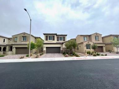 Main picture of 8084 Skye Dragon St