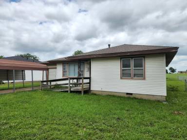 Main picture of 424 W 1st St