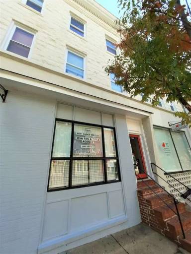 Main picture of 2509 Saint Paul St