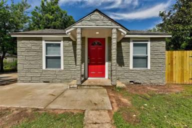 Main picture of 4707 N Willow Ave